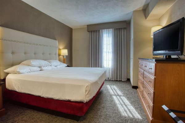 Drury Inn & Suites Near La Cantera image 26