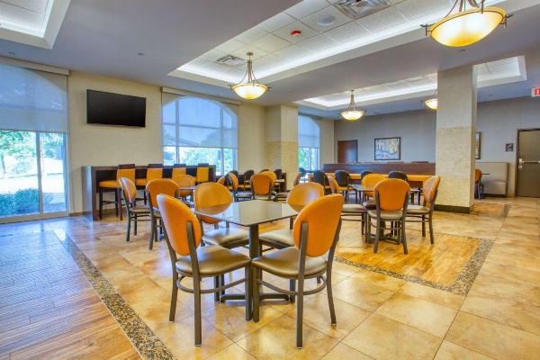 Drury Inn & Suites Near La Cantera image 7